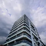 John's Luxury * Mamaia