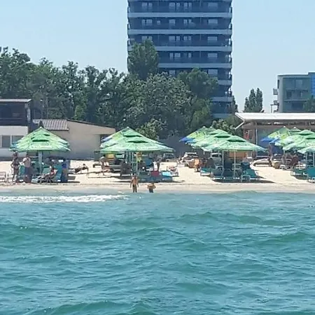 John's Luxury Mamaia