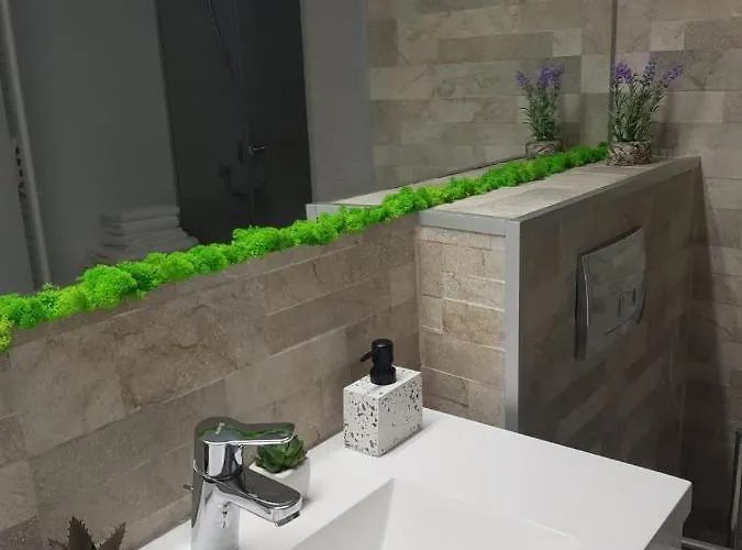 John's Luxury Mamaia