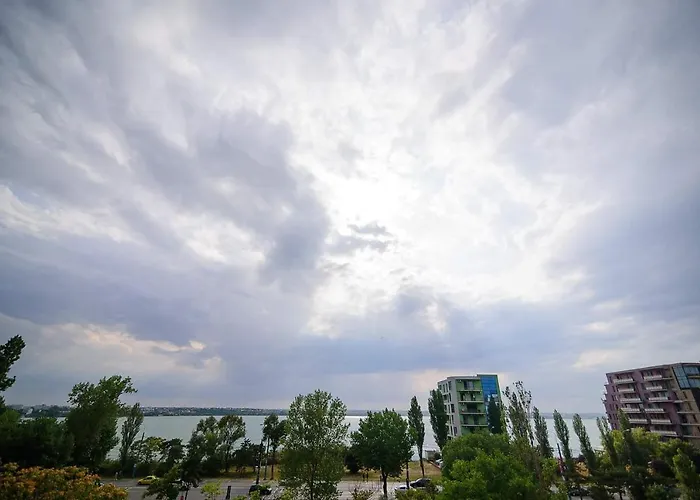 John's Luxury Mamaia